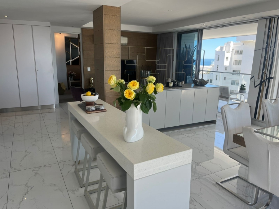 2 Bedroom Property for Sale in Sea Point Western Cape